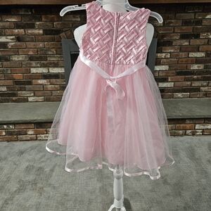 Pink toddler girls size 4T chiffon overlay princess dress never worn
